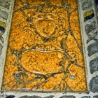 Nagrobna plošča v cerkvi